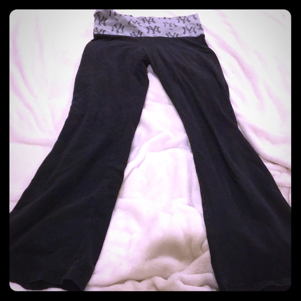 Victoria’s Secret pink yankee yoga pants